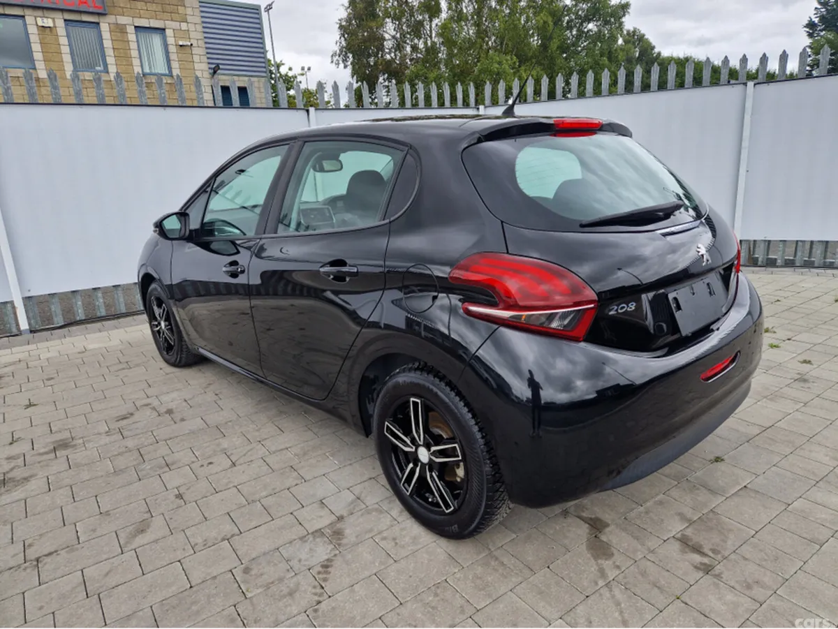 Peugeot 208 Hatchback, Petrol, 2017, Black