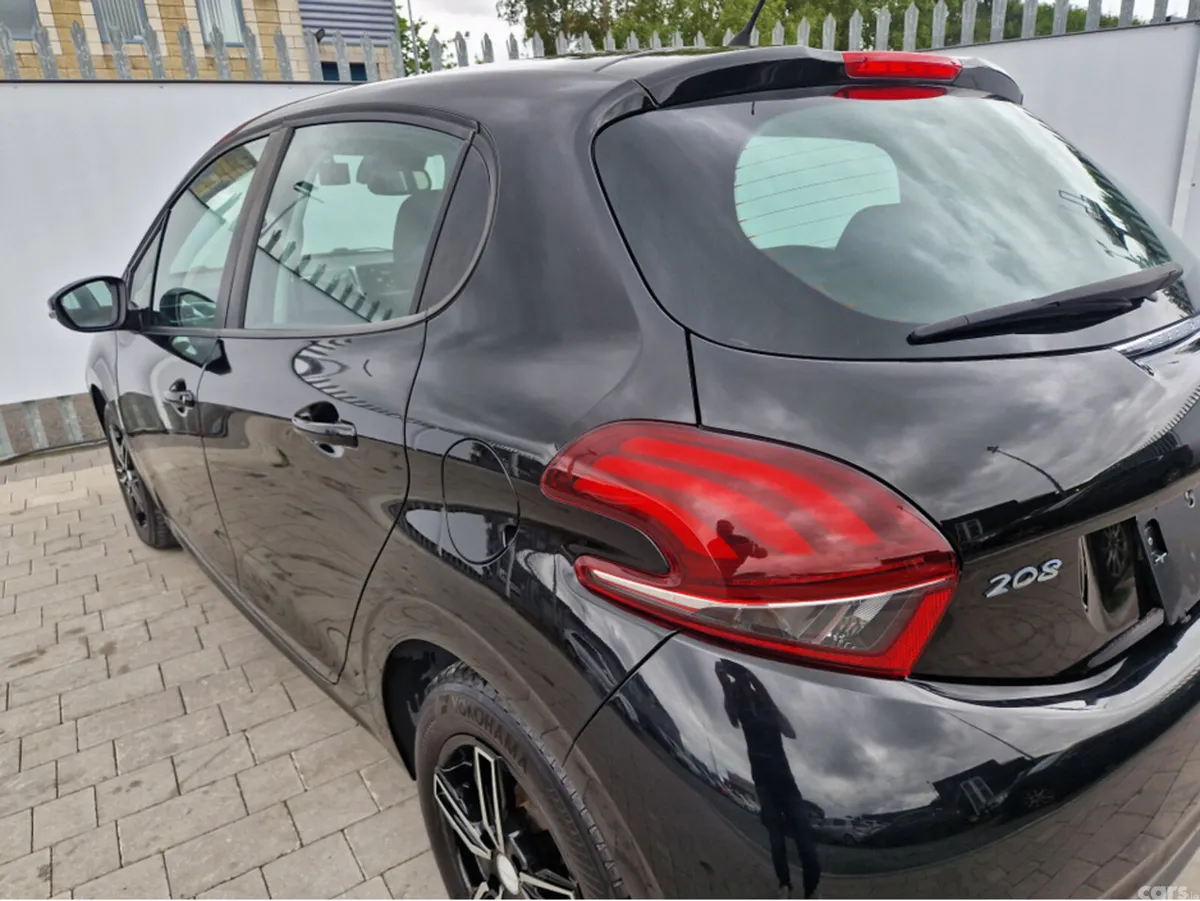 Peugeot 208 Hatchback, Petrol, 2017, Black