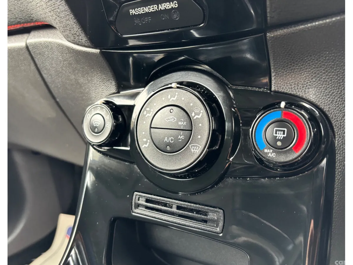 Ford Fiesta Hatchback, Petrol, 2016, Blue