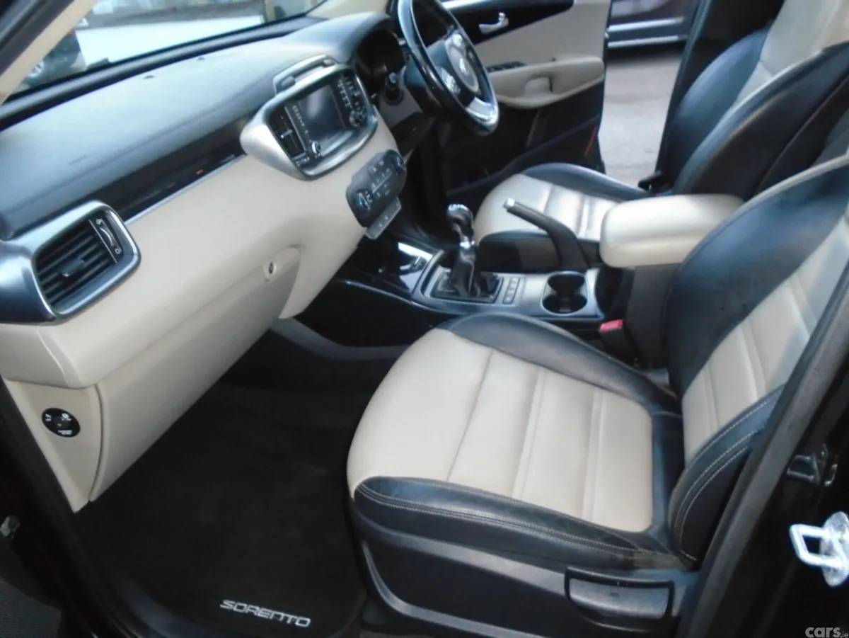 Kia Sorento SUV, Diesel, 2016, Black