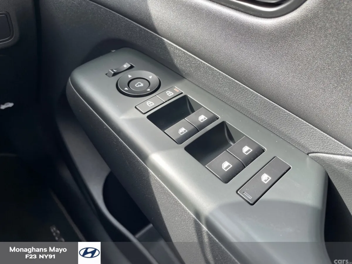 Hyundai KONA MPV, Electric, 2025, White