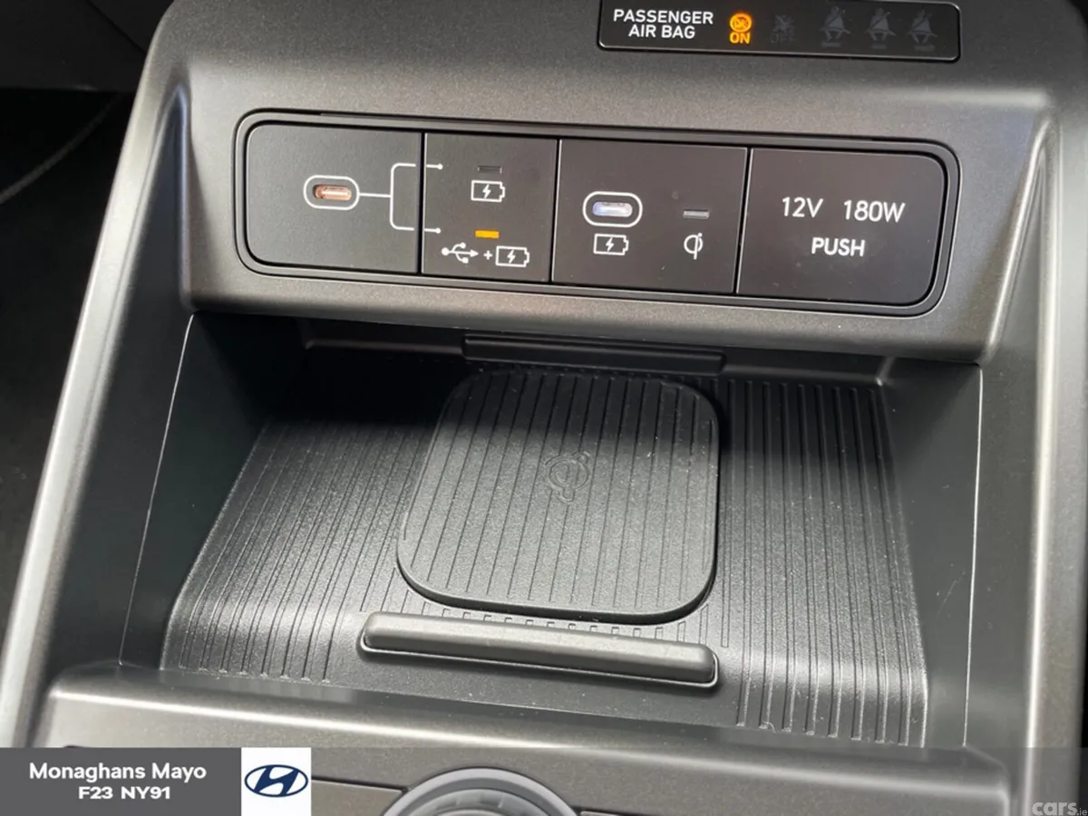 Hyundai KONA MPV, Electric, 2025, White