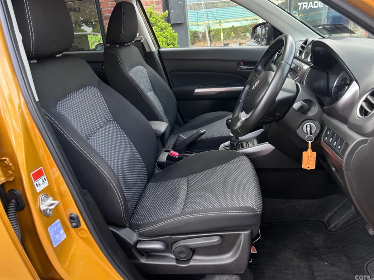 Suzuki Vitara SUV, Petrol, 2024, Gold