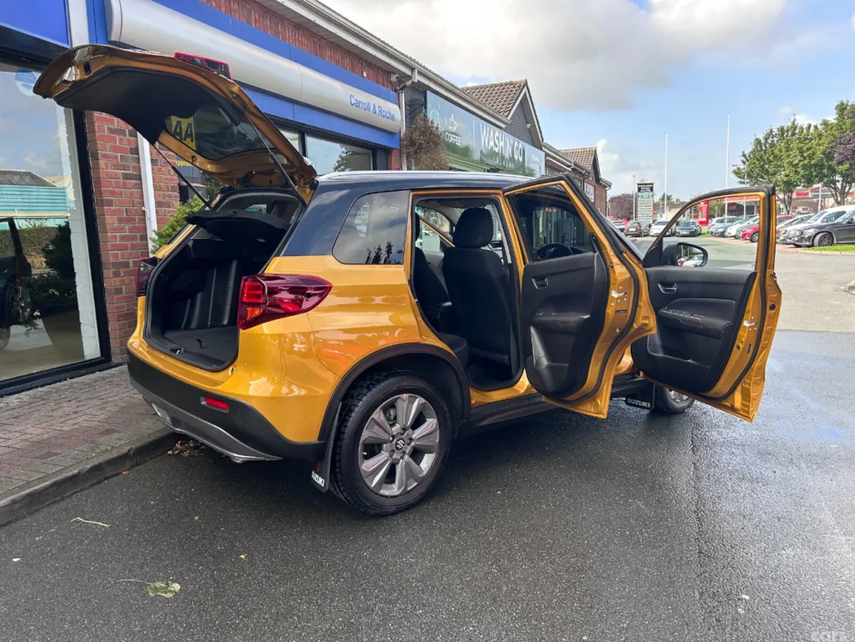 Suzuki Vitara SUV, Petrol, 2024, Gold