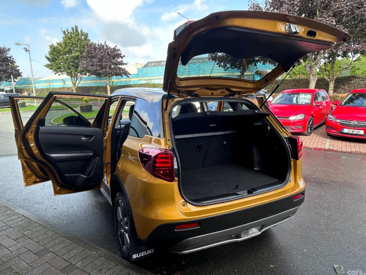 Suzuki Vitara SUV, Petrol, 2024, Gold