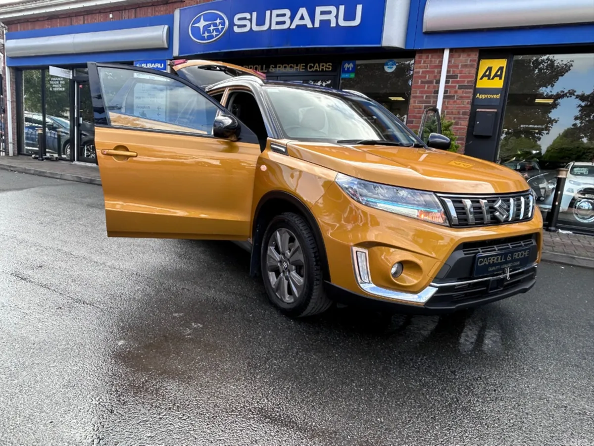 Suzuki Vitara SUV, Petrol, 2024, Gold