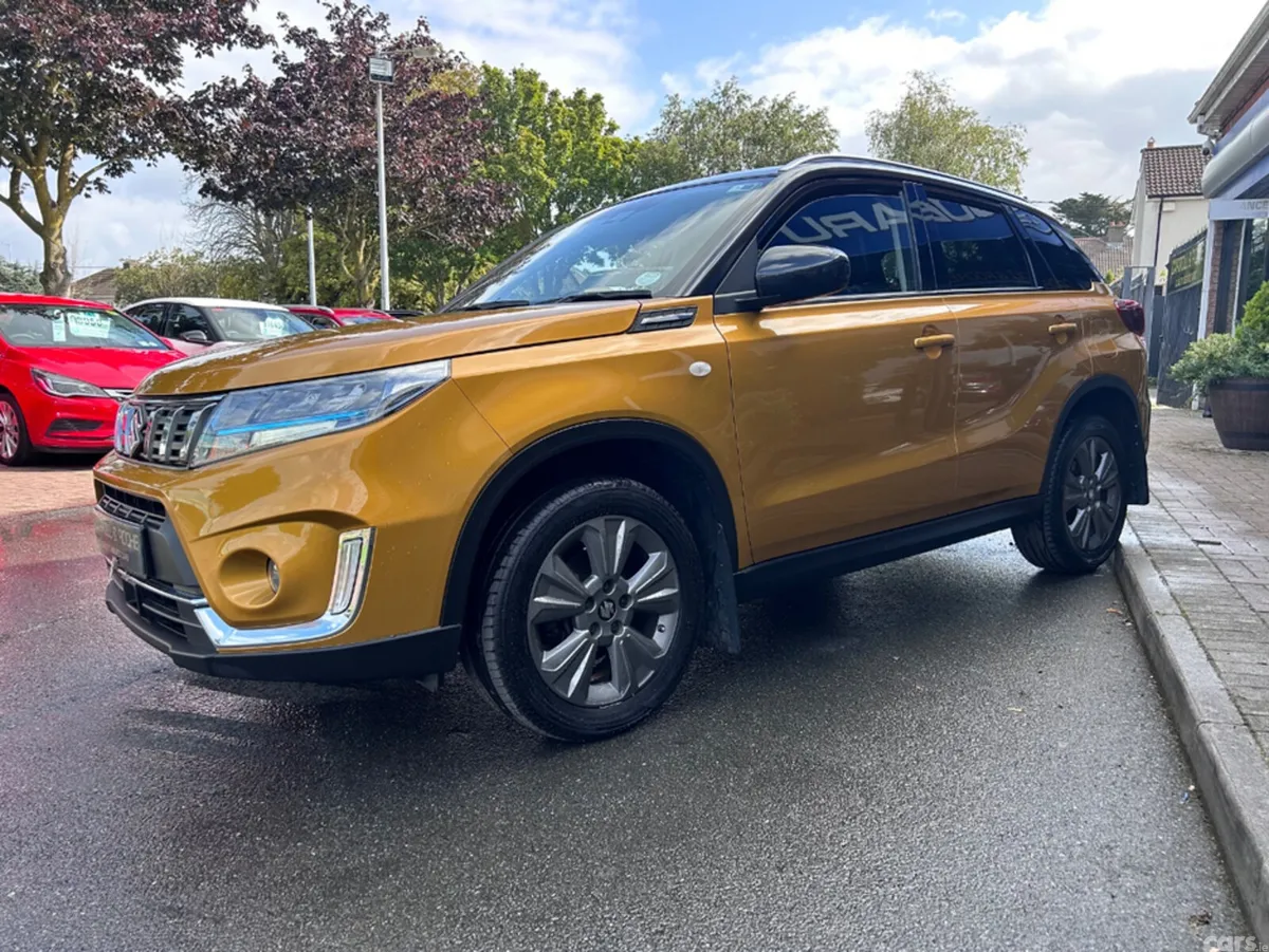 Suzuki Vitara SUV, Petrol, 2024, Gold