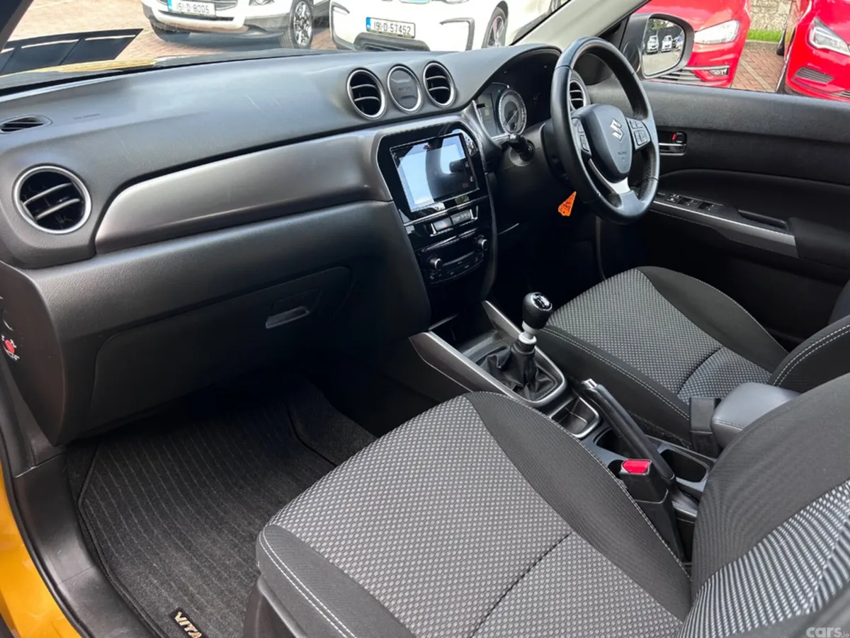Suzuki Vitara SUV, Petrol, 2024, Gold