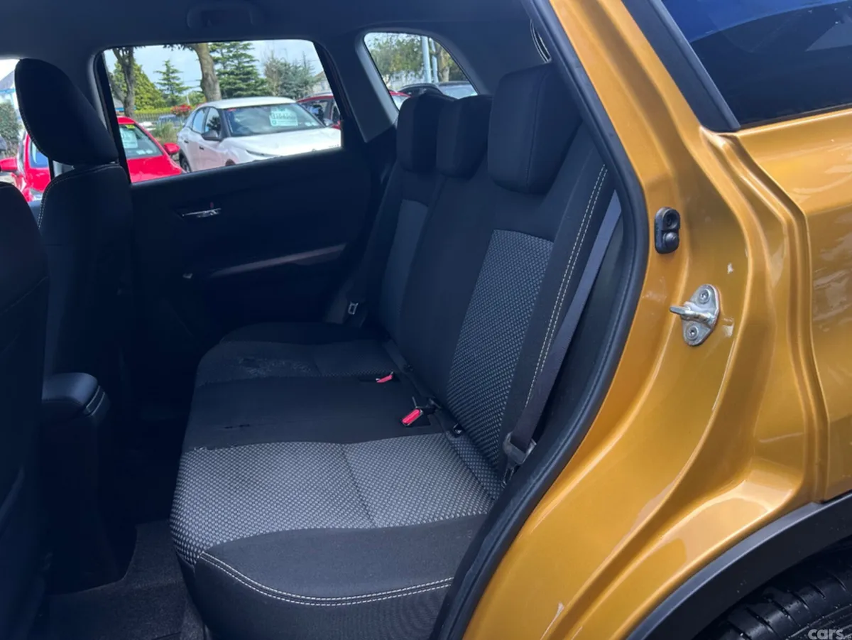 Suzuki Vitara SUV, Petrol, 2024, Gold
