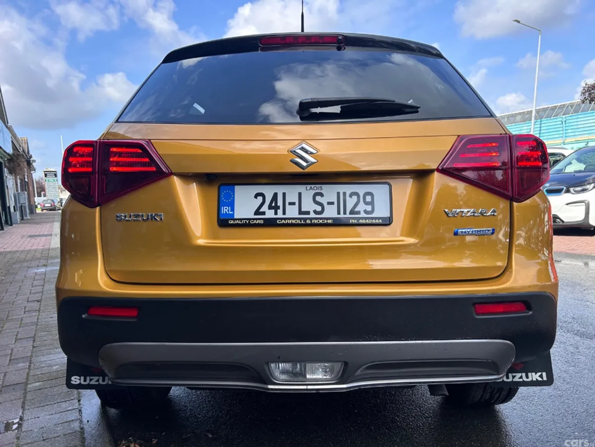 Suzuki Vitara SUV, Petrol, 2024, Gold