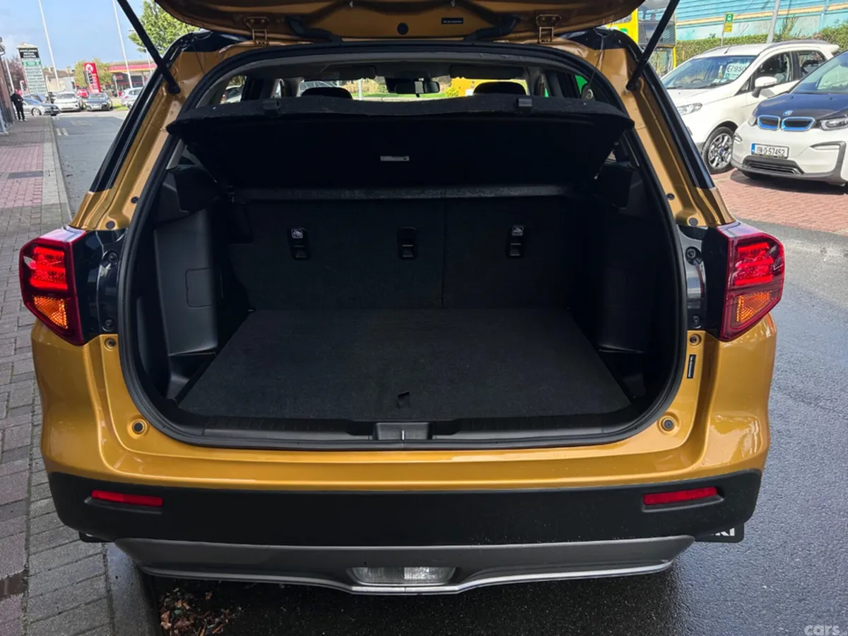 Suzuki Vitara SUV, Petrol, 2024, Gold