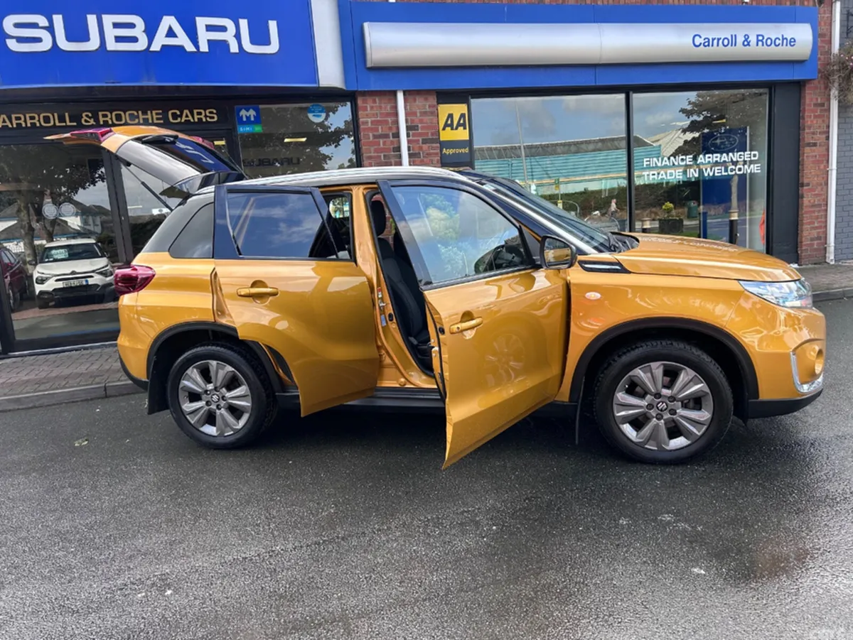 Suzuki Vitara SUV, Petrol, 2024, Gold