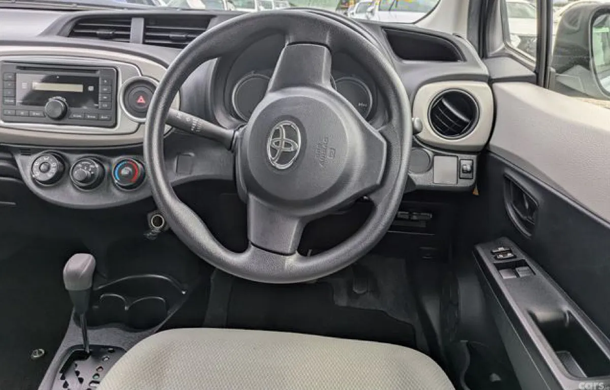 Toyota Vitz Hatchback, Petrol, 2013, Silver