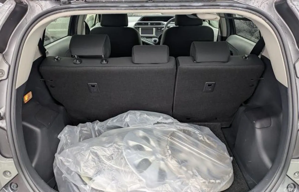 Toyota Aqua Hatchback, Petrol Hybrid, 2013, Grey