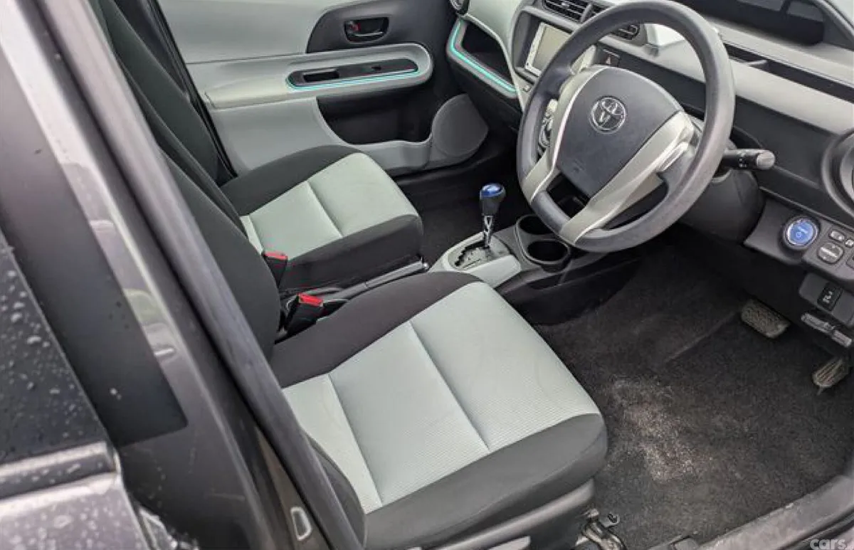 Toyota Aqua Hatchback, Petrol Hybrid, 2013, Grey