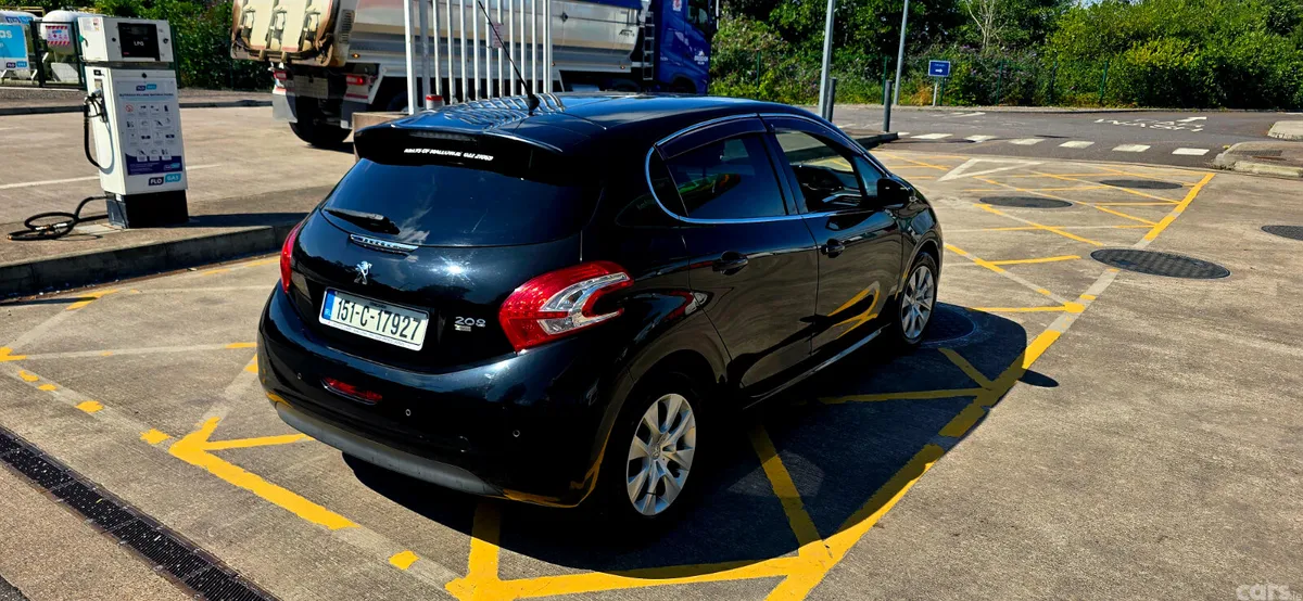 Peugeot 208 Hatchback, Petrol, 2015, Black