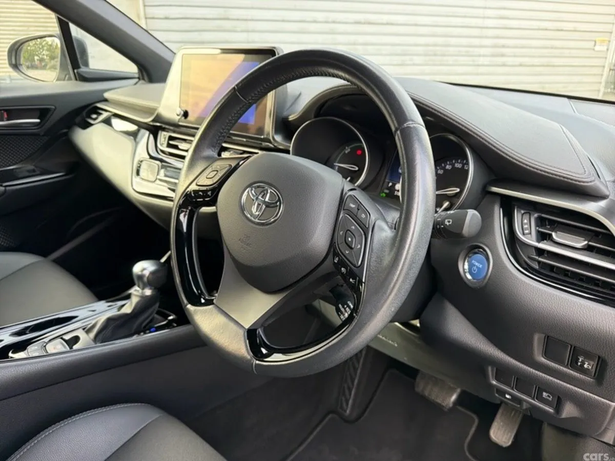 Toyota C-HR SUV, Petrol Hybrid, 2023, Grey