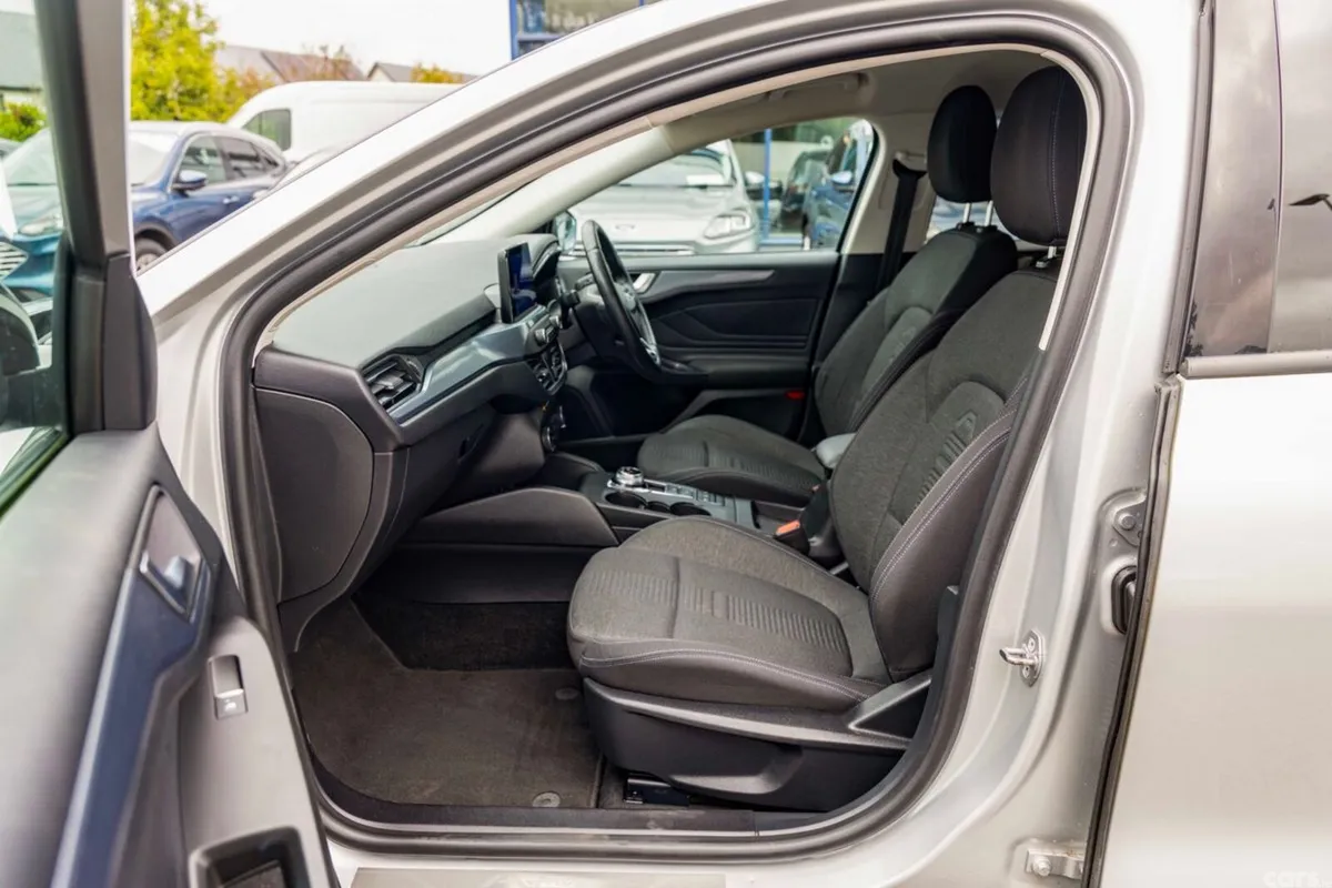 Ford Focus Hatchback, Petrol, 2020, Grey