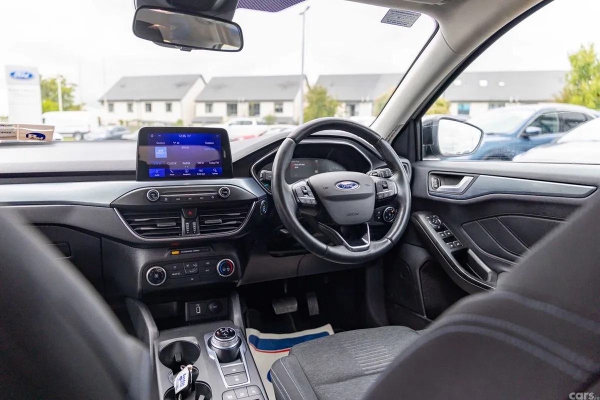 Ford Focus Hatchback, Petrol, 2020, Grey