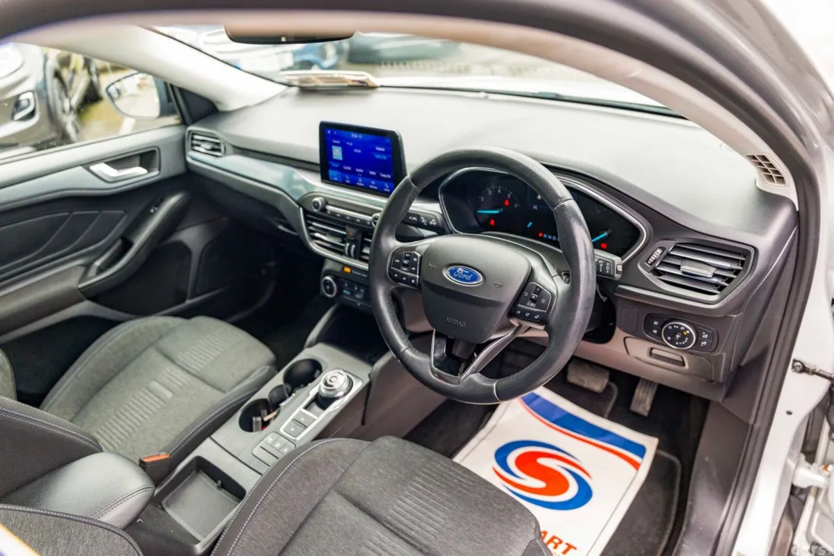 Ford Focus Hatchback, Petrol, 2020, Grey