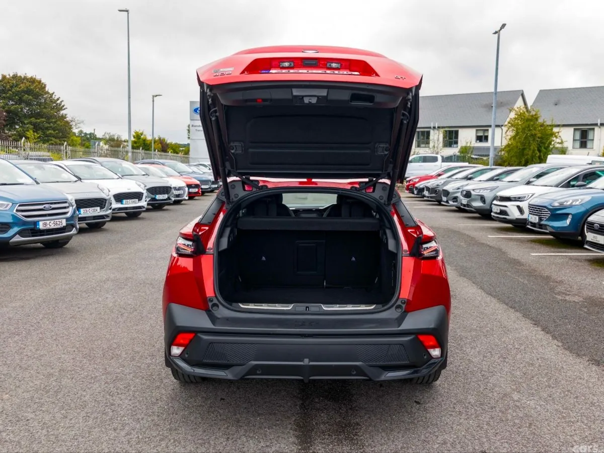 Peugeot 408 Hatchback, Petrol, 2024, Red