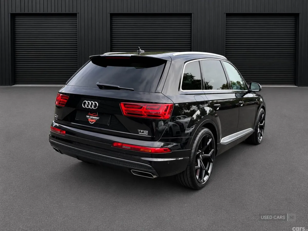 Audi Q7 , Petrol, 2016, Black