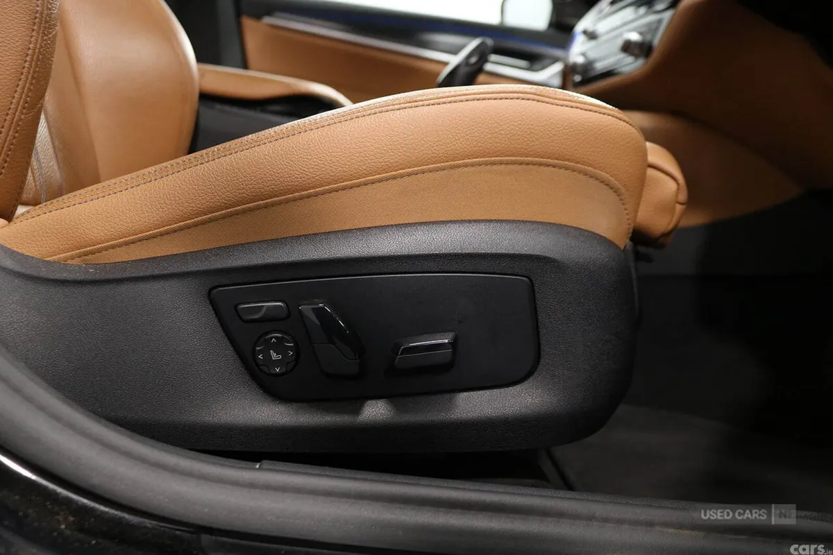 BMW 5-Series Estate, Petrol Hybrid, 2023, Black