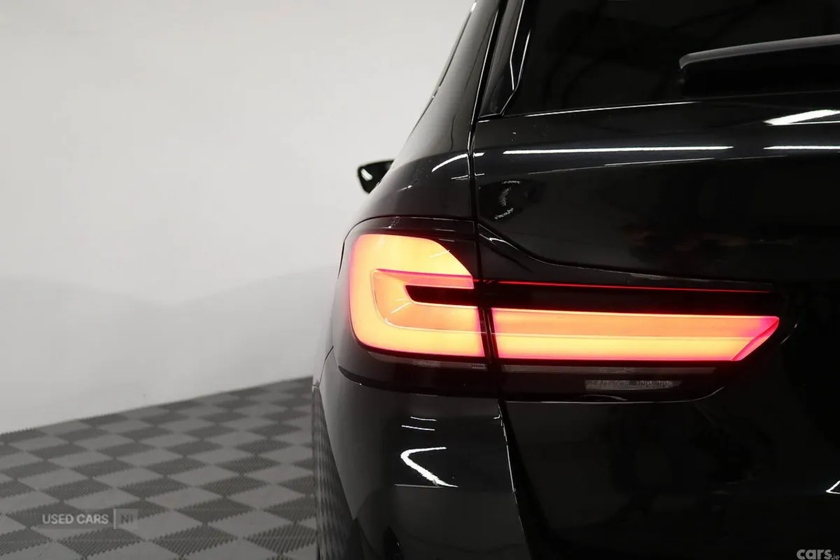 BMW 5-Series Estate, Petrol Hybrid, 2023, Black