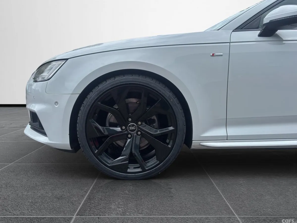 Audi A4 Estate, Petrol, 2019, White