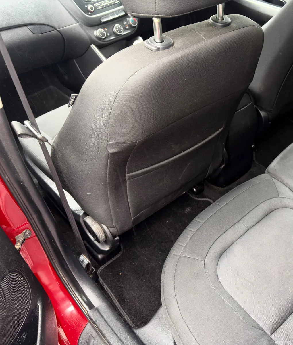 Kia Ceed Hatchback, Diesel, 2012, Red
