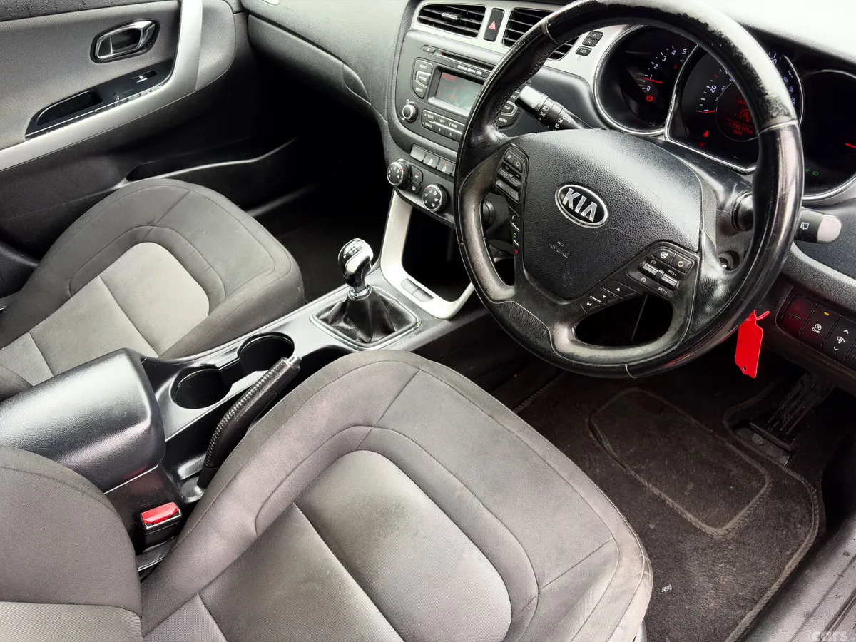 Kia Ceed Hatchback, Diesel, 2012, Red