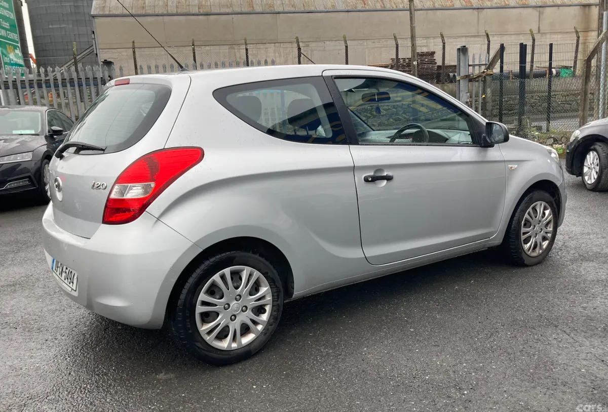 Hyundai i20 Hatchback, Petrol, 2009, Silver