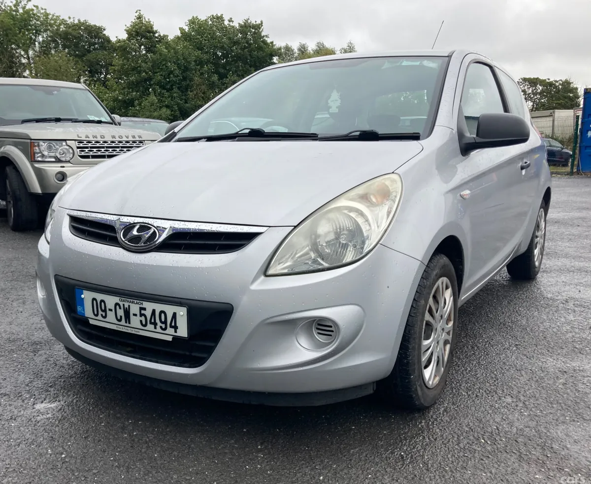 Hyundai i20 Hatchback, Petrol, 2009, Silver