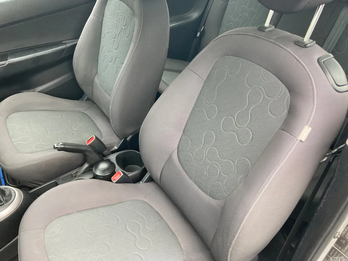 Hyundai i20 Hatchback, Petrol, 2009, Silver