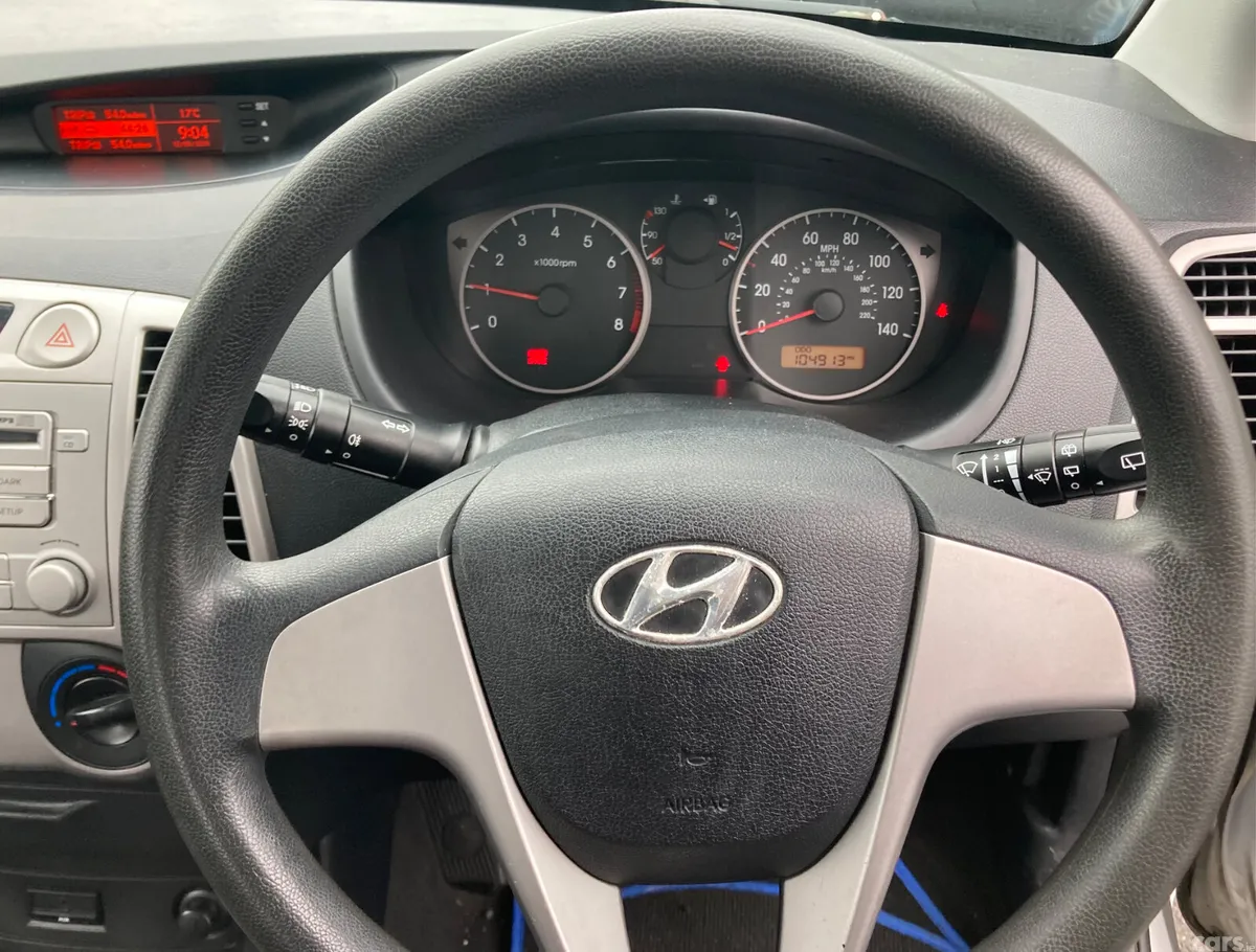 Hyundai i20 Hatchback, Petrol, 2009, Silver