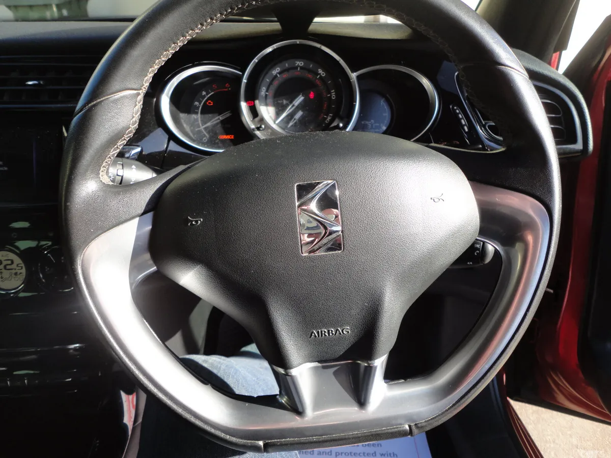 DS Automobiles DS 3 Hatchback, Diesel, 2016, Red