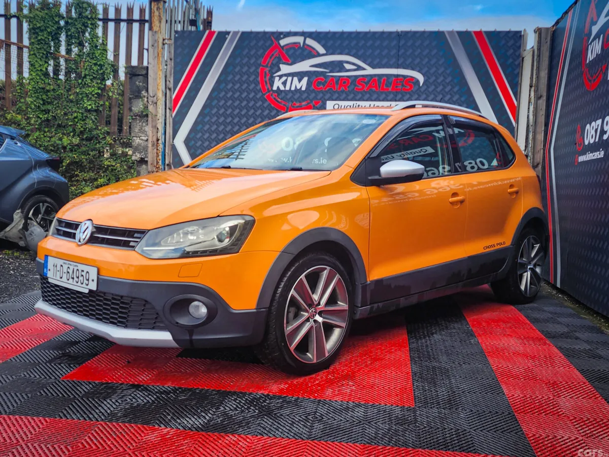 Volkswagen Polo Hatchback, Petrol, 2011, Orange