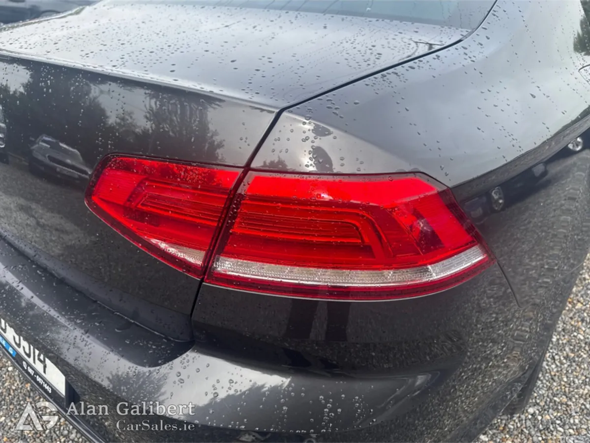 Volkswagen Passat Saloon, Diesel, 2019, Grey