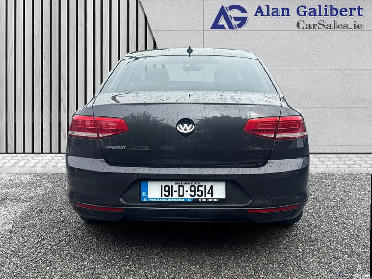 Volkswagen Passat Saloon, Diesel, 2019, Grey