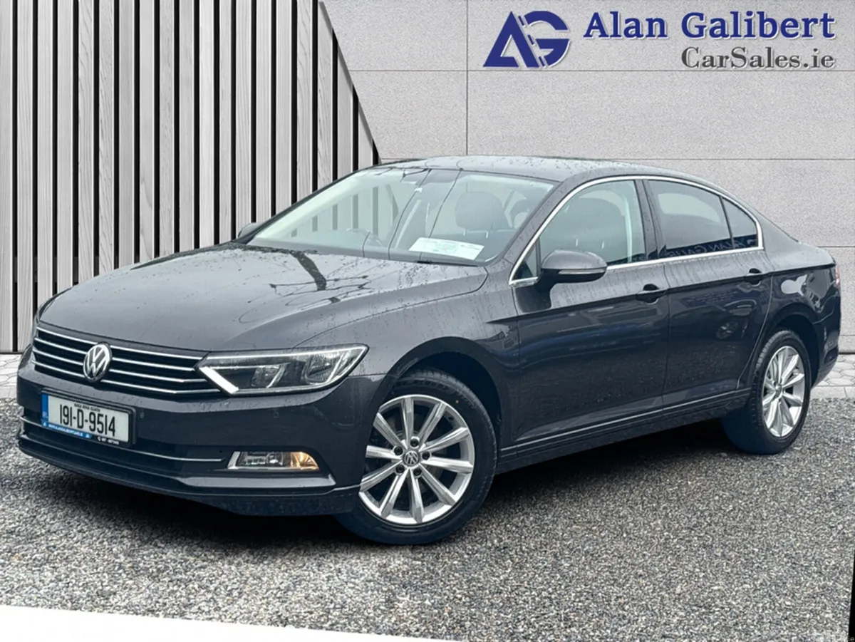 Volkswagen Passat Saloon, Diesel, 2019, Grey