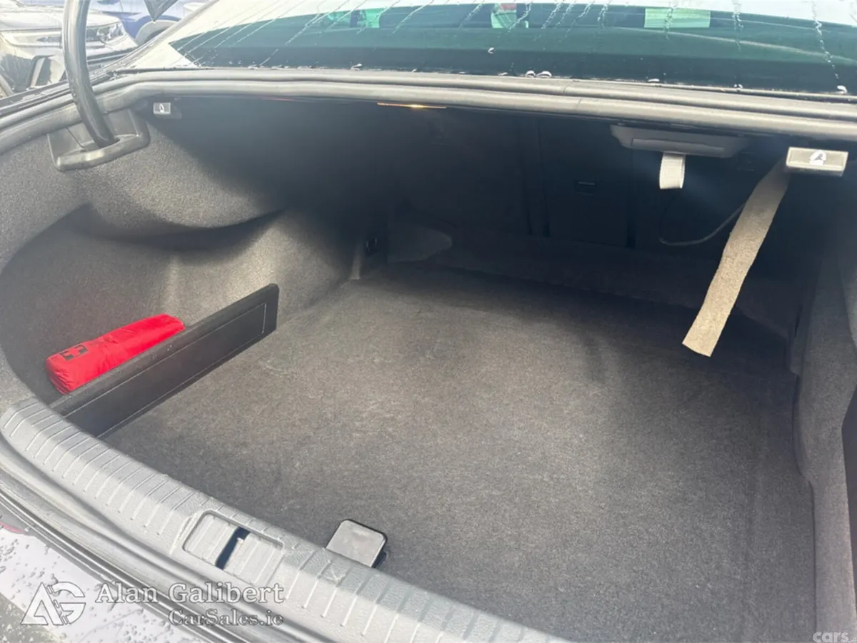 Volkswagen Passat Saloon, Diesel, 2019, Grey