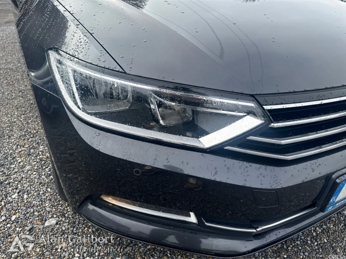 Volkswagen Passat Saloon, Diesel, 2019, Grey