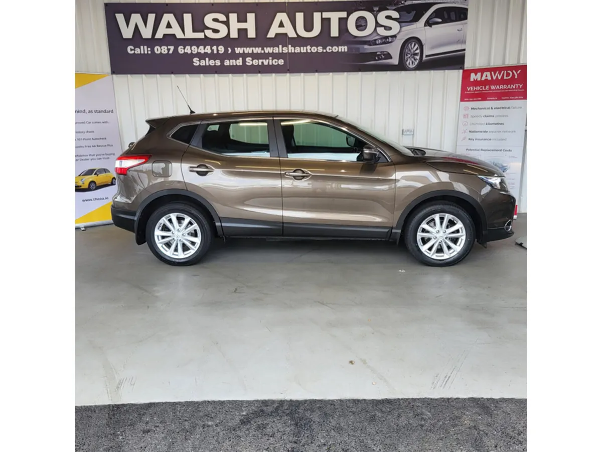 Nissan Qashqai MPV, Diesel, 2014, Brown