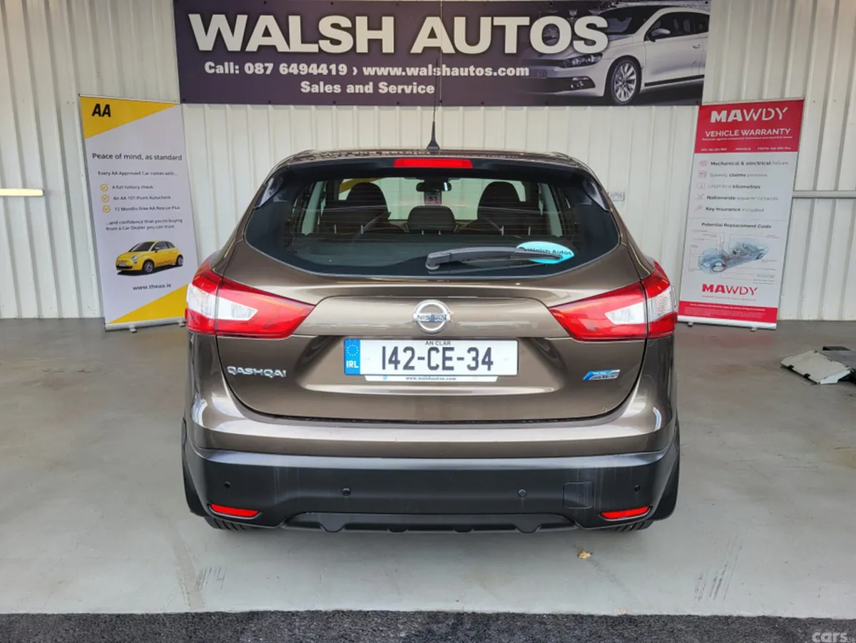 Nissan Qashqai MPV, Diesel, 2014, Brown