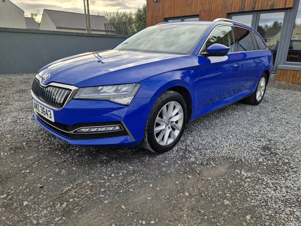 Skoda Superb Estate, Petrol Hybrid, 2023, Blue