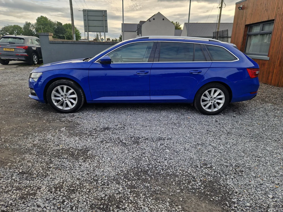 Skoda Superb Estate, Petrol Hybrid, 2023, Blue