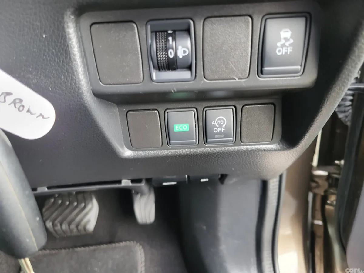 Nissan Qashqai MPV, Diesel, 2014, Brown