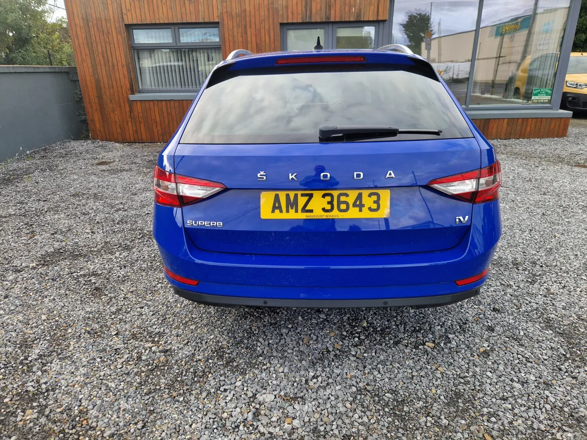 Skoda Superb Estate, Petrol Hybrid, 2023, Blue
