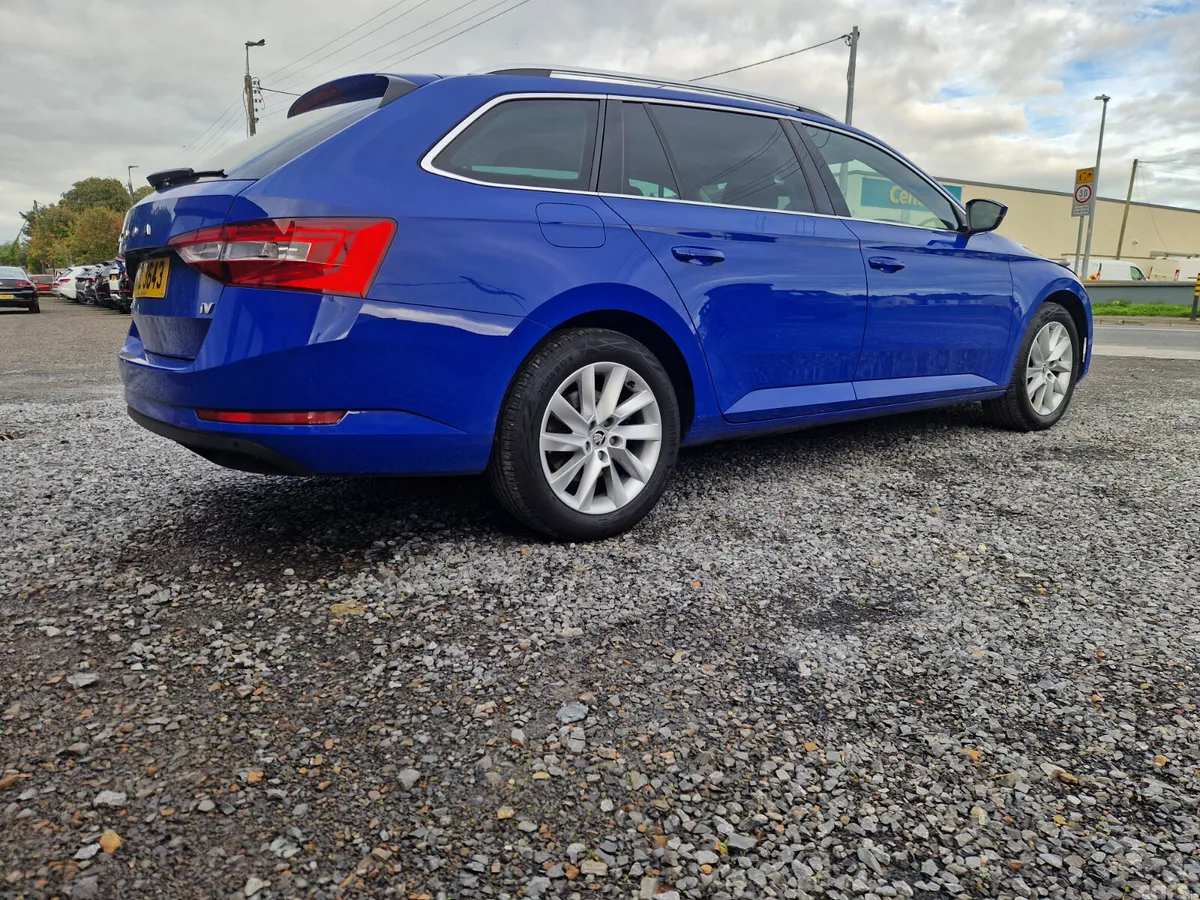 Skoda Superb Estate, Petrol Hybrid, 2023, Blue