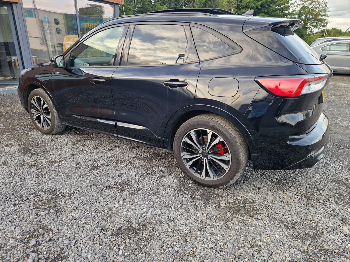 Ford Kuga SUV, Petrol Hybrid, 2023, Black